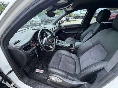 Used 2017 Porsche Macan AWD/4WD image 18