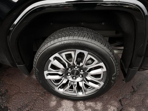 Used 2025 GMC Sierra 1500 Denali Ultimate AWD/4WD image 9