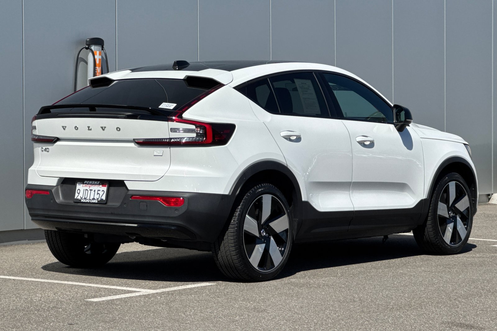 Used 2023 Volvo C40 P8 Recharge Ultimate AWD/4WD image 5