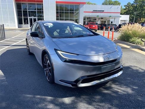 Certified 2025 Toyota Prius Plug-In Hybrid image 2