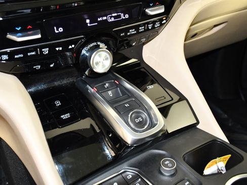 Certified 2024 Acura MDX SH-AWD w/ Technology Package image 30