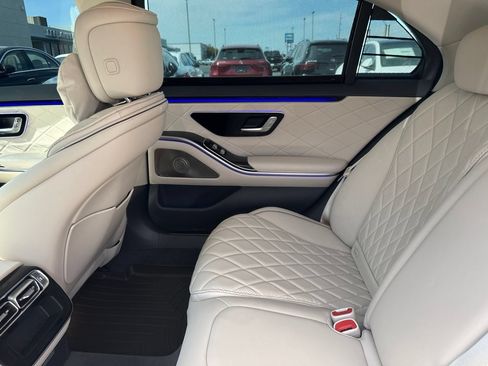 Used 2024 Mercedes-Benz S 580 4MATIC Sedan image 16
