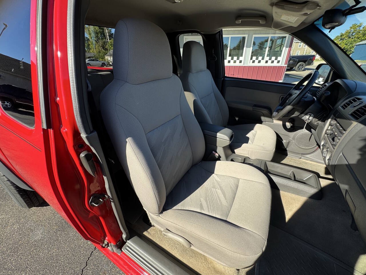 Used 2005 Chevrolet Colorado LS RWD image 40