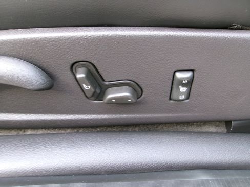 Used 2003 Chevrolet SSR w/ Preferred Equipment Group image 17