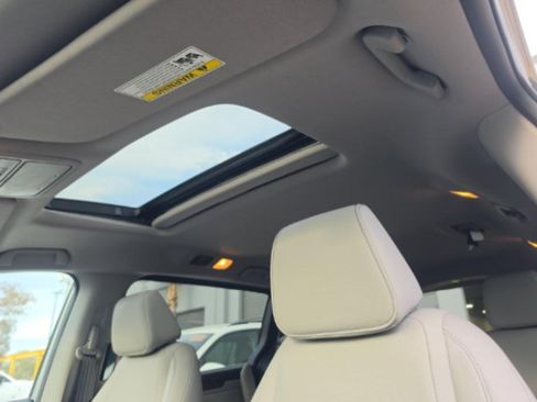 Used 2024 Honda Odyssey EX-L image 9