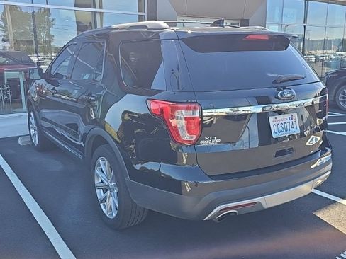 Used 2017 Ford Explorer XLT w/ Class II Trailer Tow Package AWD/4WD image 7