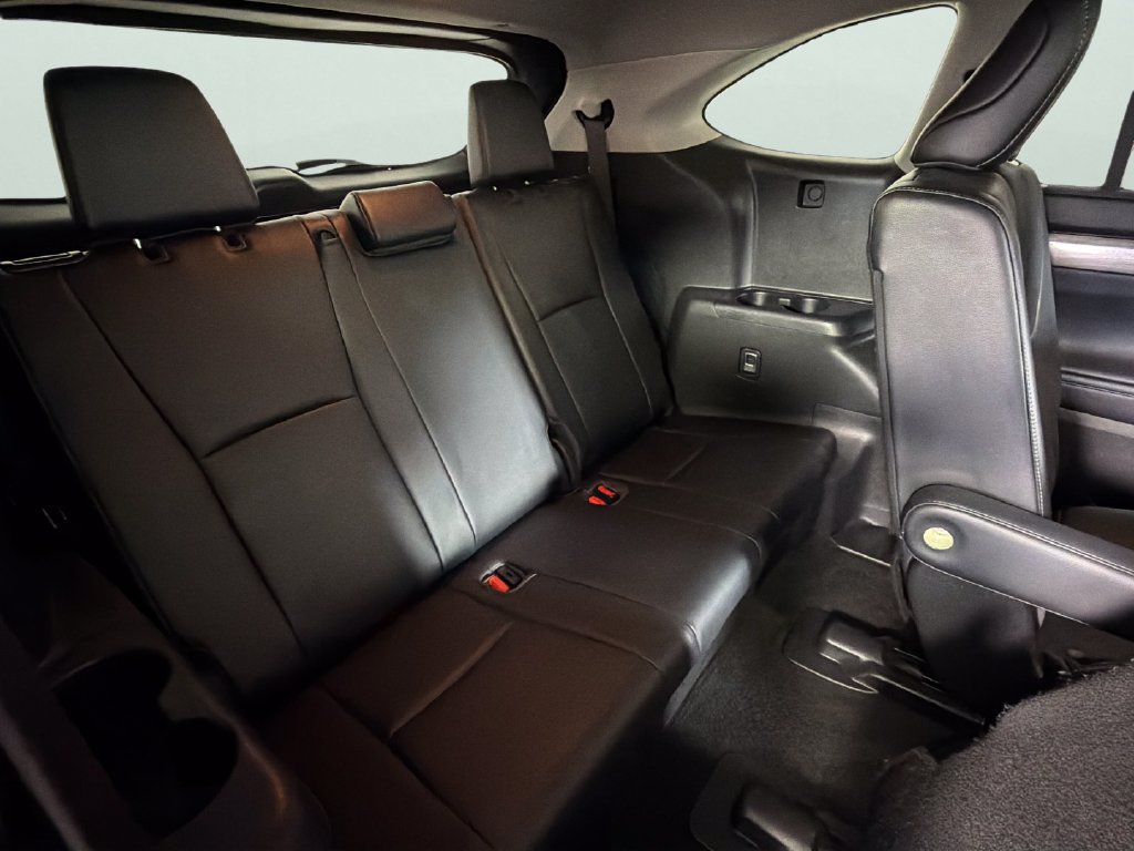 Used 2023 Toyota Highlander Platinum AWD/4WD image 34