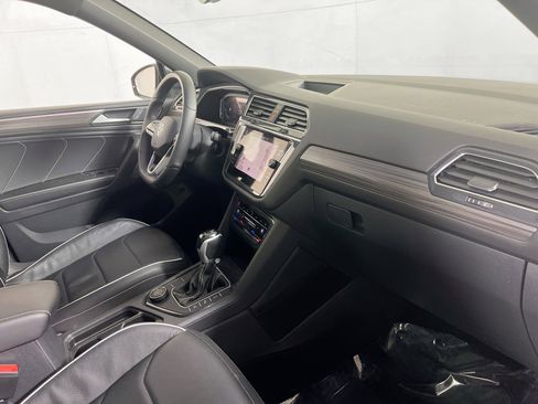 Used 2022 Volkswagen Tiguan SEL R-Line image 29