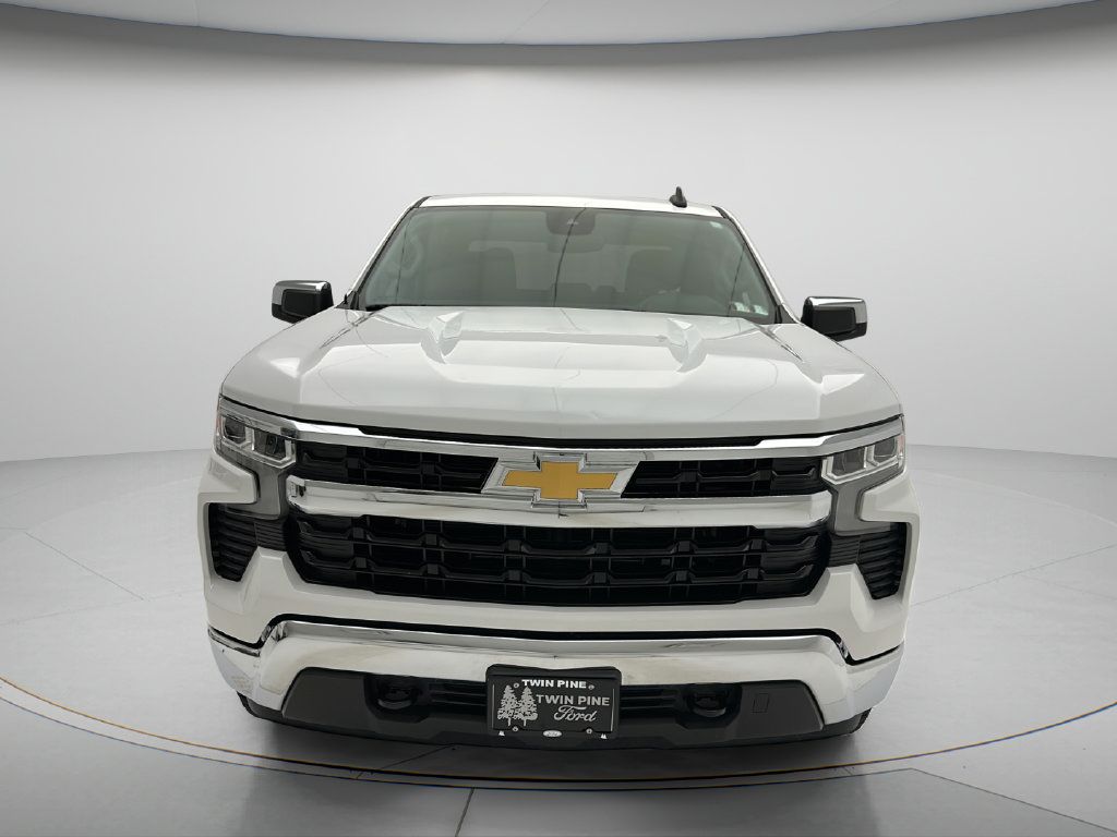 Used 2024 Chevrolet Silverado 1500 LT AWD/4WD image 2