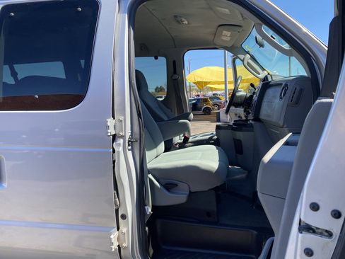 Used 2009 Ford E-350 and Econoline 350 XLT image 23