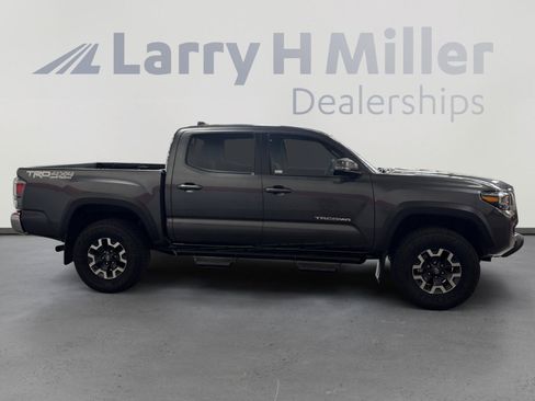 Certified 2023 Toyota Tacoma TRD Off-Road AWD/4WD image 6