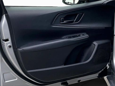 Certified 2025 Toyota Prius Plug-In Hybrid image 21