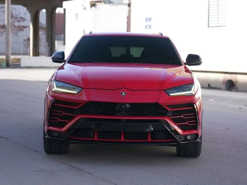 Used 2019 Lamborghini Urus image 8
