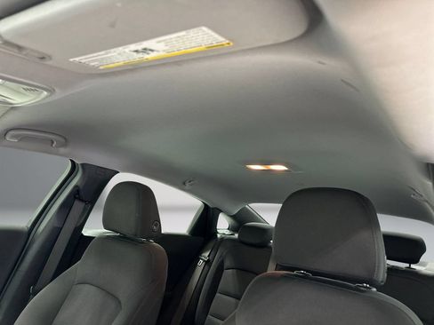 Used 2020 Chevrolet Malibu LT FWD image 17