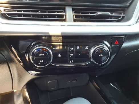 Used 2024 Chevrolet Trax LT image 19