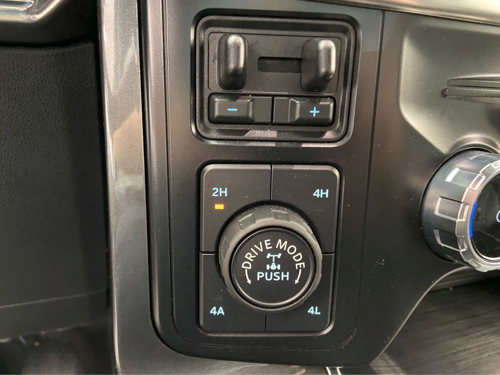 Used 2023 Ford F150 Lariat w/ Equipment Group 502A High AWD/4WD image 38