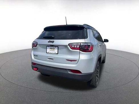 Used 2025 Jeep Compass Trailhawk AWD/4WD image 14