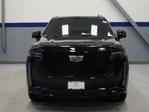 Used 2024 Cadillac Escalade Sport w/ LPO, ONYX Package image 9