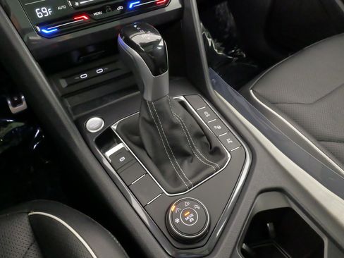 Used 2024 Volkswagen Tiguan SEL R-Line AWD/4WD image 57