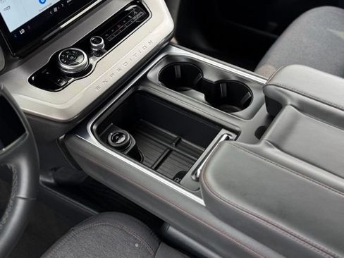Certified 2025 Ford Expedition Active AWD/4WD image 28