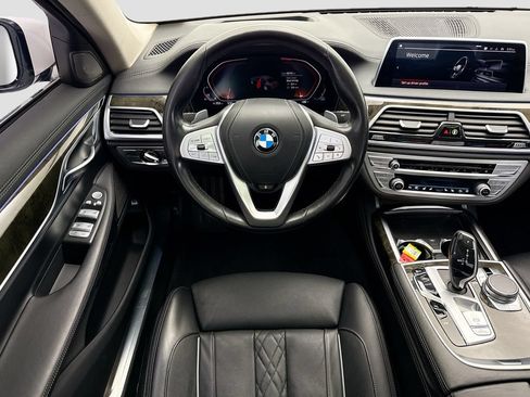 Used 2020 BMW 740i w/ Premium Package RWD image 10