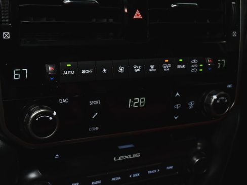 Used 2023 Lexus GX 460 Luxury w/ Sport Design Package image 33