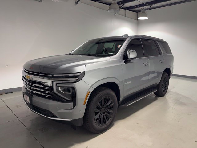 Used 2025 Chevrolet Tahoe Premier AWD/4WD image 3