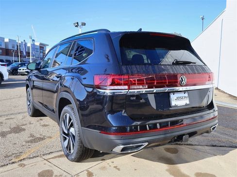 New 2026 Volkswagen Atlas SE image 3