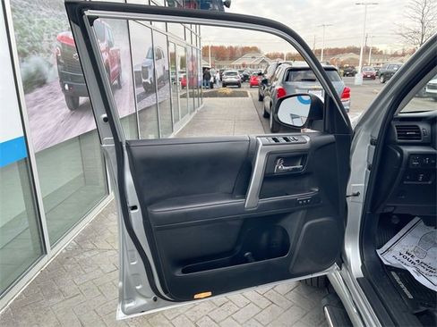 Used 2021 Toyota 4Runner Limited image 23