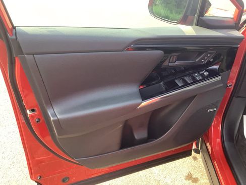 Certified 2023 Subaru Solterra AWD image 9