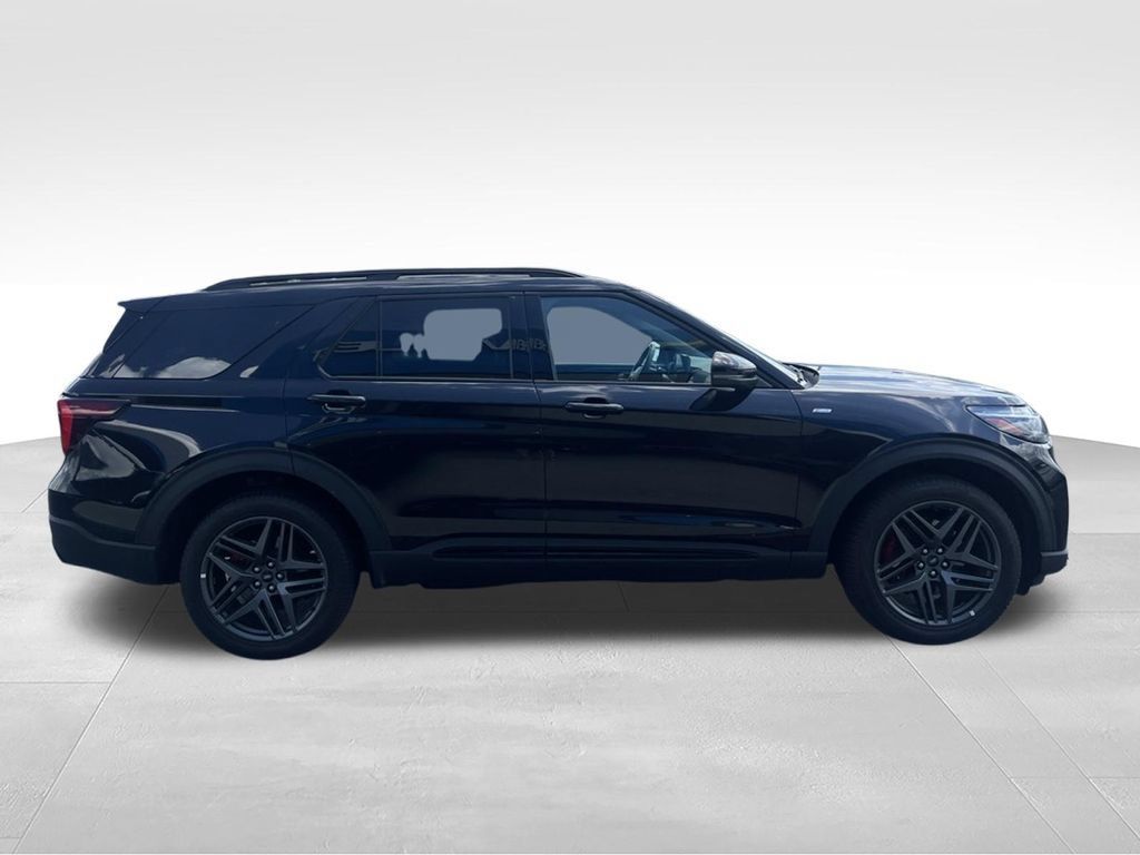 Used 2025 Ford Explorer ST-Line w/ ST-Line Street Pack AWD/4WD image 14