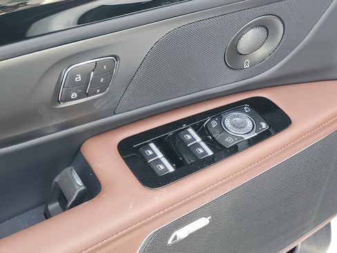 New 2026 Lincoln Nautilus Reserve image 9