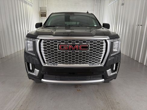 Used 2021 GMC Yukon Denali w/ Denali Premium Package image 2