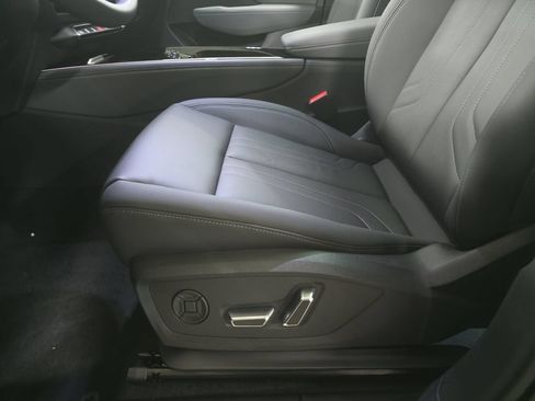 New 2026 Audi Q3 quattro 2.0T AWD/4WD image 13