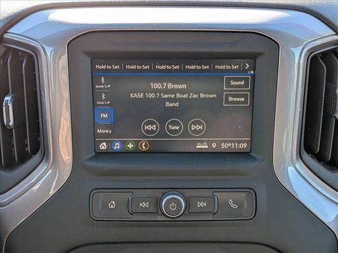 Used 2022 Chevrolet Silverado 2500 Custom w/ Custom Value Package image 11