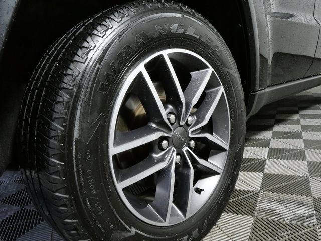 Used 2019 Jeep Grand Cherokee Limited AWD/4WD image 27