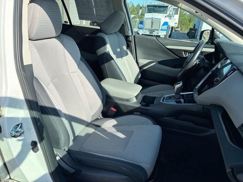 Used 2025 Subaru Outback Premium AWD/4WD image 28