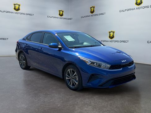 Used 2023 Kia Forte LXS w/ LXS Technology Package FWD image 7