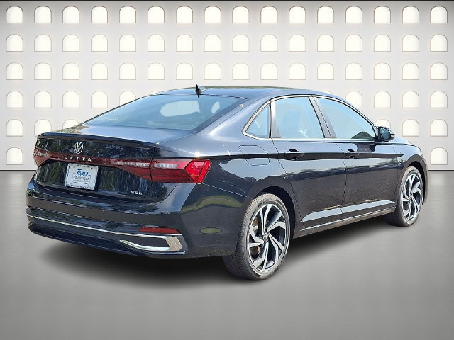 New 2027 Volkswagen Jetta SEL FWD image 4