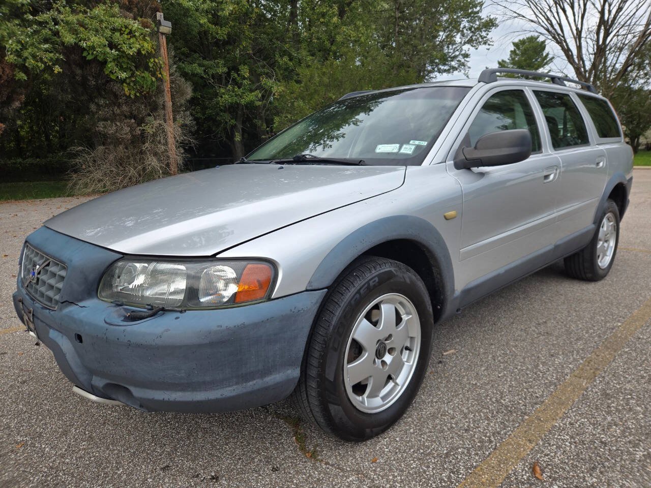 Used 2004 Volvo V70 AWD/4WD image 2
