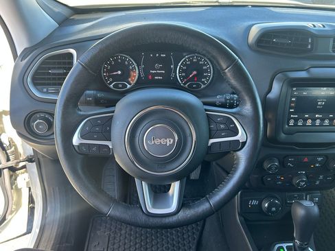 Used 2018 Jeep Renegade Latitude w/ Advanced Technology Group AWD/4WD image 22
