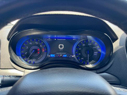 Used 2016 Chrysler 300 S AWD/4WD image 13