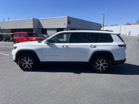 Used 2025 Jeep Grand Cherokee L Limited w/ Luxury Tech Group II image 4