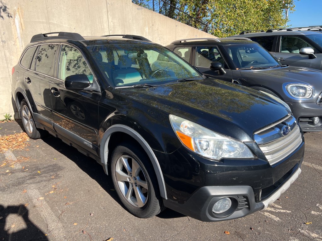 Used 2014 Subaru Outback 2.5i Limited w/ Moonroof Package AWD/4WD image 2