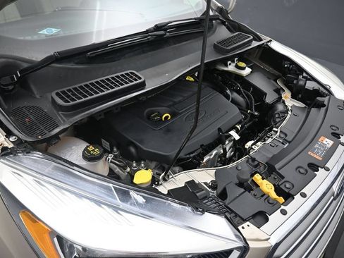 Used 2017 Ford Escape SE AWD/4WD image 47