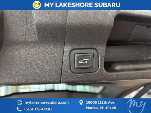 Used 2018 GMC Acadia SLE image 27