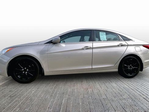 Used 2011 Hyundai Sonata GLS FWD image 4