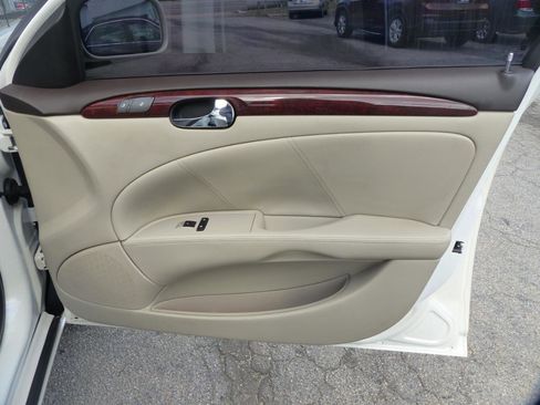 Used 2009 Buick Lucerne CXL image 11