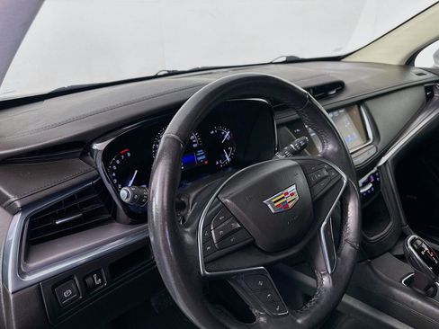 Used 2018 Cadillac XT5 Premium Luxury FWD image 9