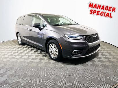 Used 2023 Chrysler Pacifica Touring-L